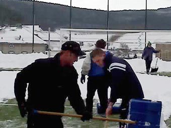 Aufw&auml;rmung durch Schneeschippen!