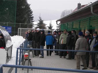 Trotz K&auml;lte ca. vierzig Zuschauer