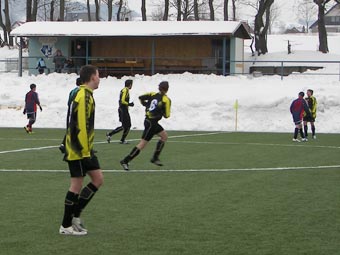 Ansto&szlig; Spiel 1 um 09:30 Uhr