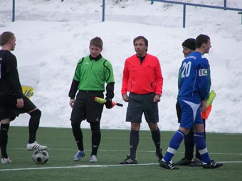 Schwarz hat Ansto&szlig; und ...